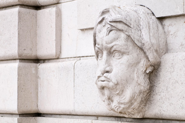 他是累了图片下载