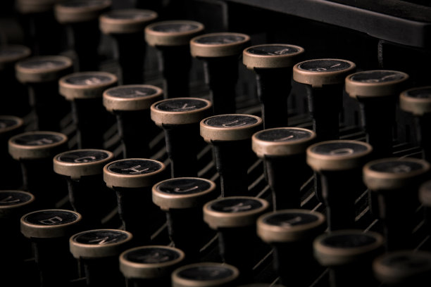 古老的打字机键盘图片下载