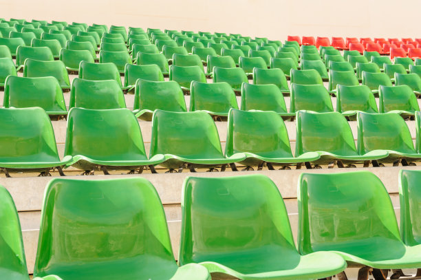 红色和绿色座椅图片下载