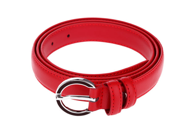 白色背景上的红色皮带图片下载