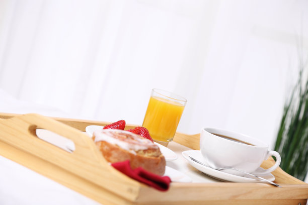 早餐在床上图片下载