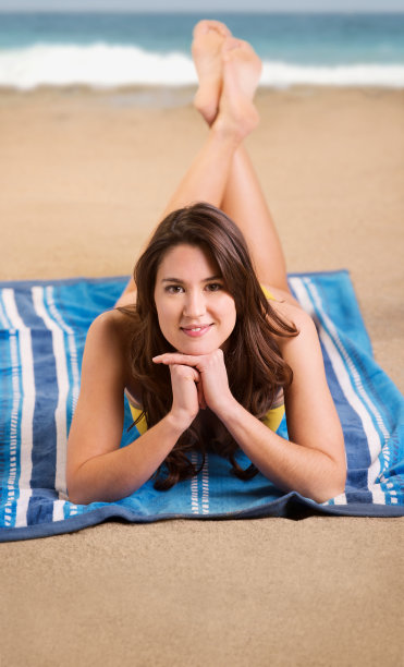 美丽的海滩女孩图片下载