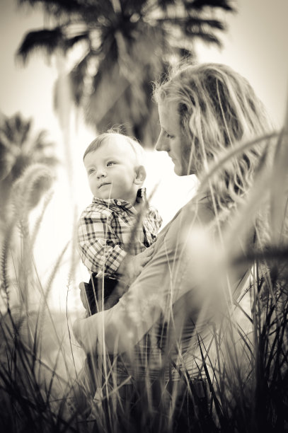 母亲和儿子图片下载