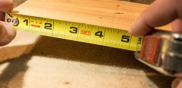 DIY-如何使用卷尺测量板图片下载