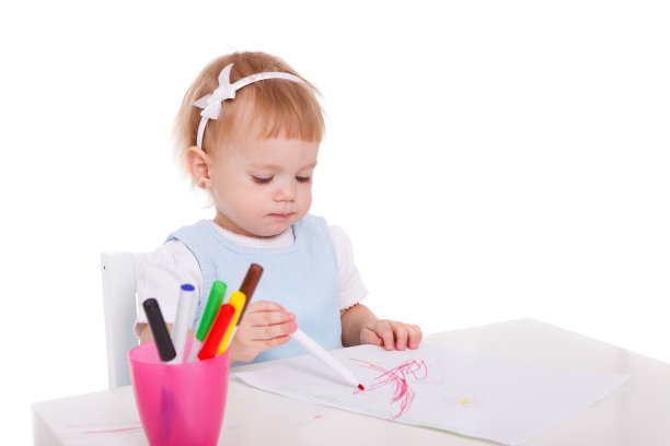 小女孩画的图片下载