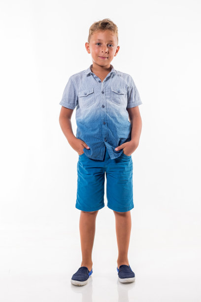 男孩站在图片下载