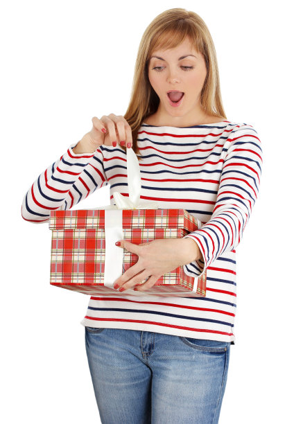 女孩手拿礼盒的肖像图片下载