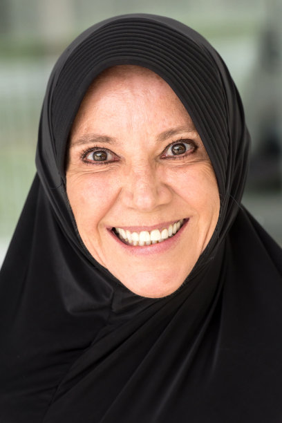 微笑的中东妇女图片下载