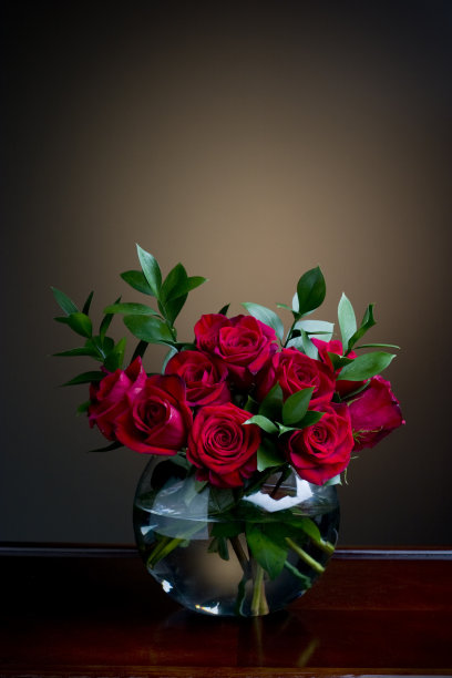 红玫瑰鱼缸图片下载