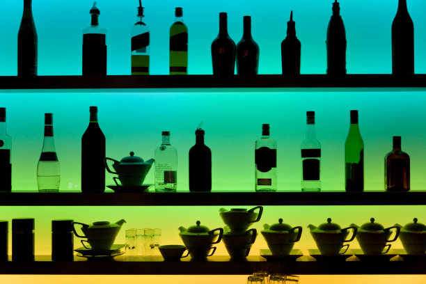 酒吧的瓶子图片下载