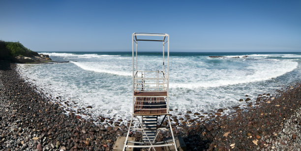 海滩上的瞭望塔图片下载