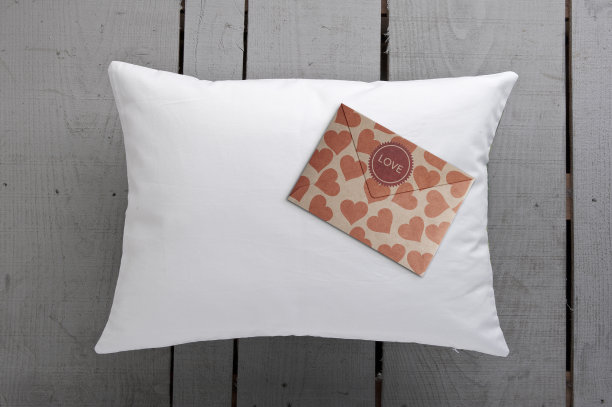 垫子上的情书图片下载