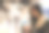 一个女人在地铁站里用智能手机素材图片