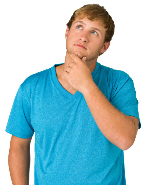 好奇的年轻人抬头看图片下载