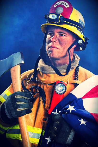 烟雾中的消防员图片下载