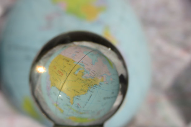 用水晶球占卜飞机的未来图片下载