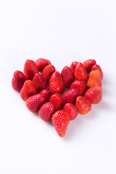新鲜的孤立的草莓图片下载