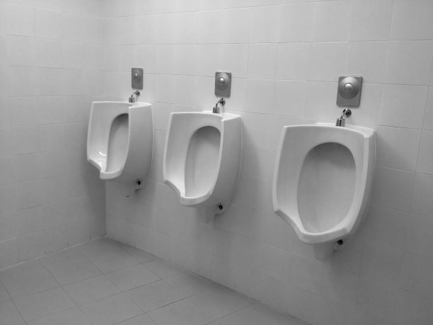 三个小便池图片下载