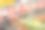 在超市过道上查看商品的价格素材图片