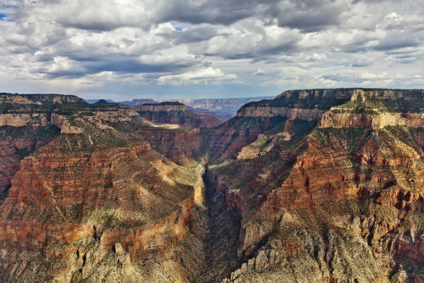 直升机俯瞰大峡谷图片下载