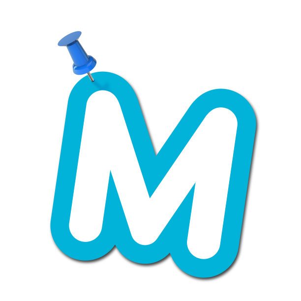 字母M别在纯白色的背景上图片下载