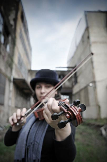 小提琴家图片下载