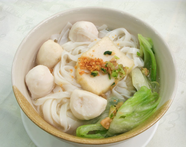 鱼丸生菜汤米粉图片下载
