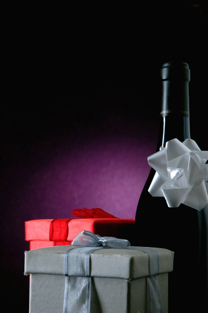 葡萄酒和礼物图片下载