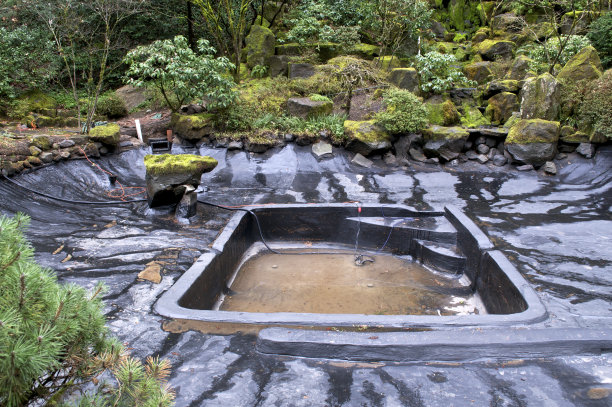 美国俄勒冈州波特兰市的日本花园正在建设中图片下载