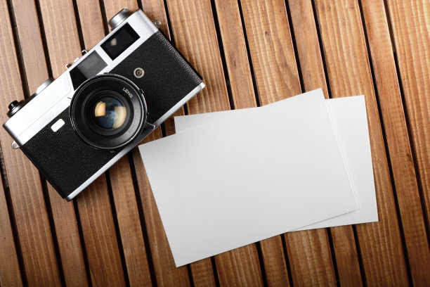 旧相机和照相纸图片下载