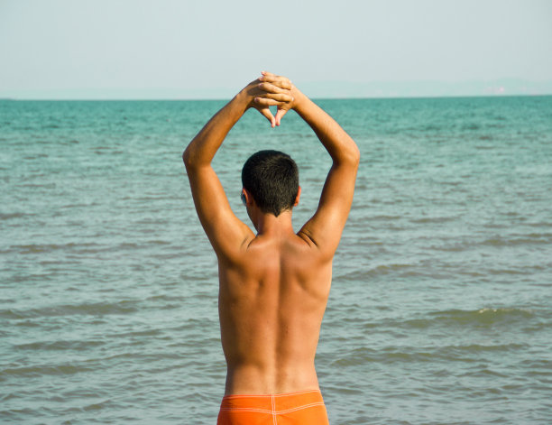 运动在海滩图片下载