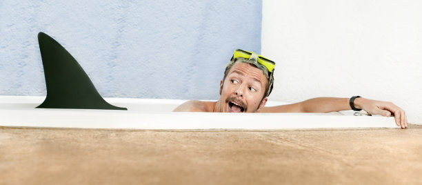 鲨鱼攻击图片下载