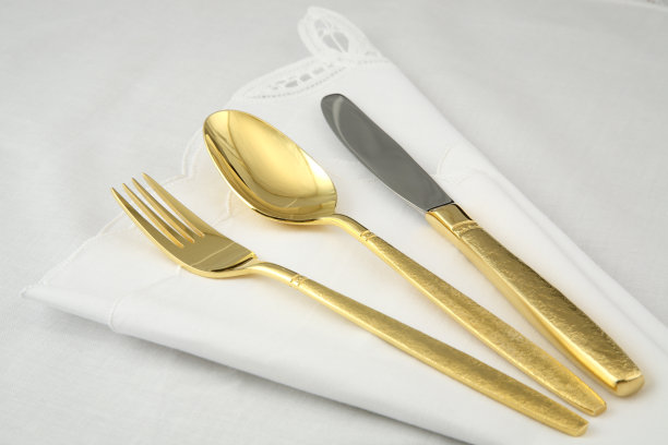 精美的金叉、匙、刀、餐具图片下载