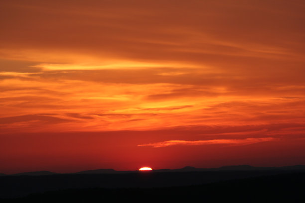 美丽的橙色日落图片下载