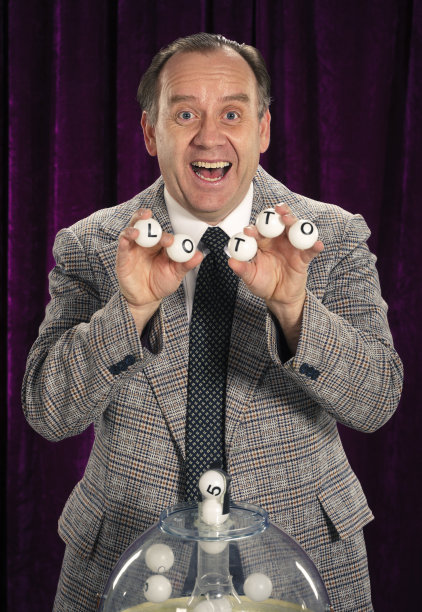 复古抽奖主持人图片下载