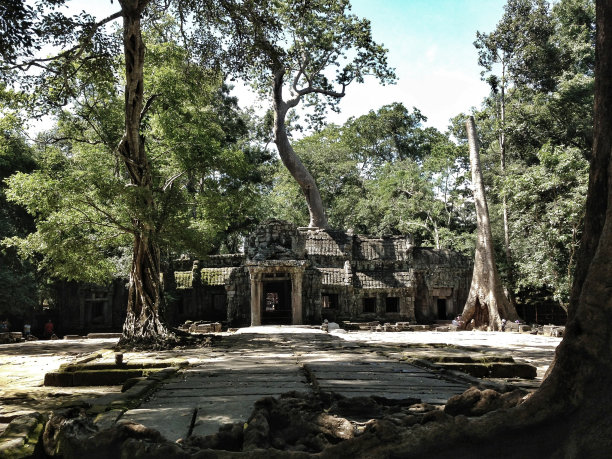 吴哥窟的塔普罗姆入口图片下载