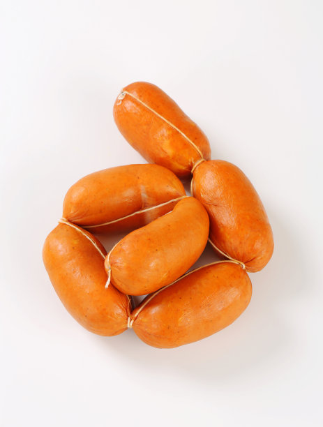 小香肠孤立在白色上图片下载