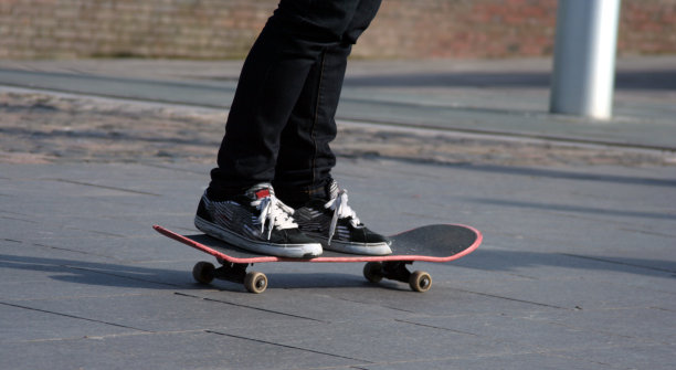 滑冰寄宿生图片下载