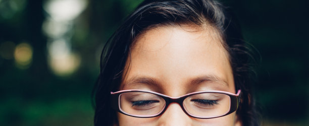 眼睛闭上做了一个wich图片下载