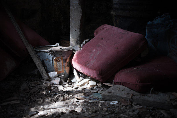 一堆旧垃圾图片下载