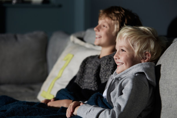 只有兄弟才会笑图片下载