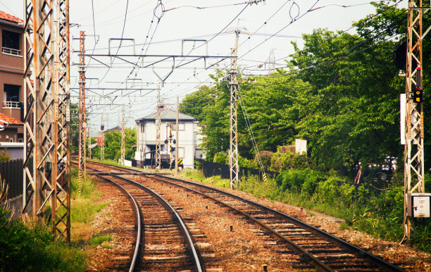 老式的日本铁路乡村景象图片下载