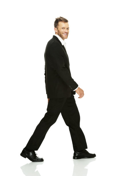 微笑的商人走图片下载