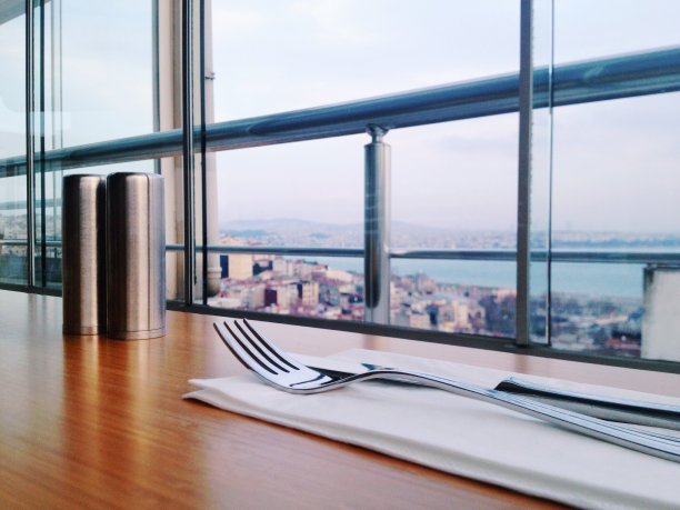 优雅的晚宴设置图片下载