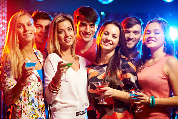 快乐的俱乐部成员图片下载