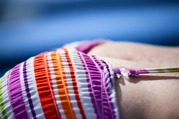 穿比基尼的女人图片下载