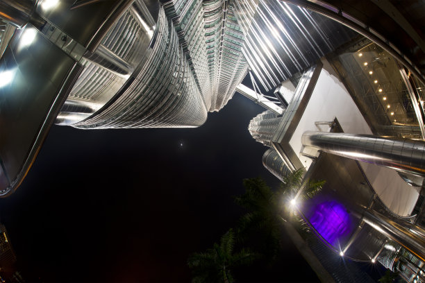 仰望吉隆坡双子塔图片下载