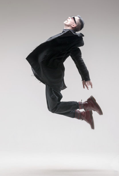 跳的一面图片下载