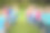 男孩和女孩在外面互相戏弄图片下载