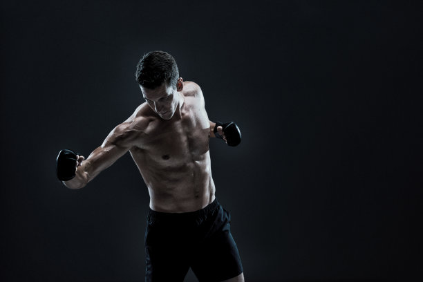 赤膊壮汉拳击图片下载